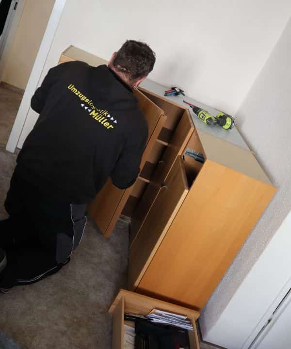 Professionelle Möbelmontage Büroumzug